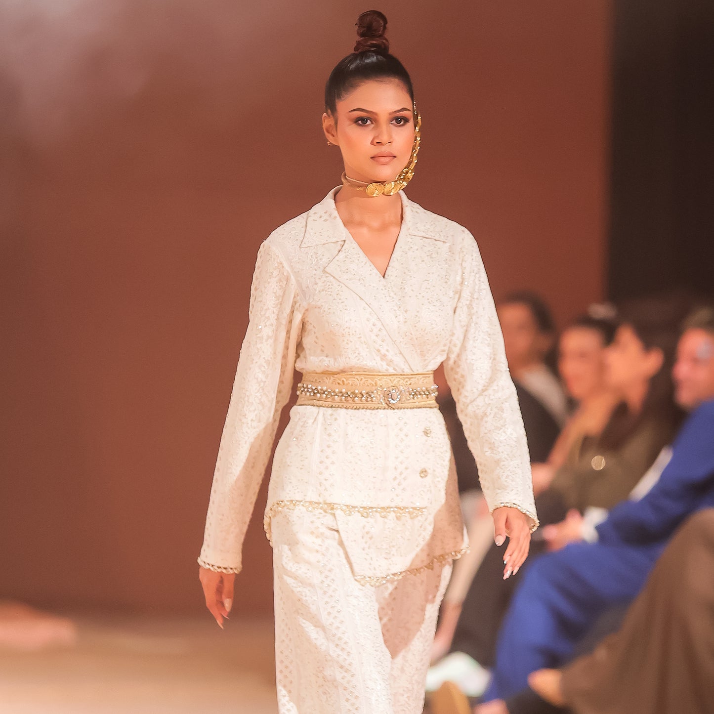 NAKHLISTAN SEQUENCE OFFWHITE