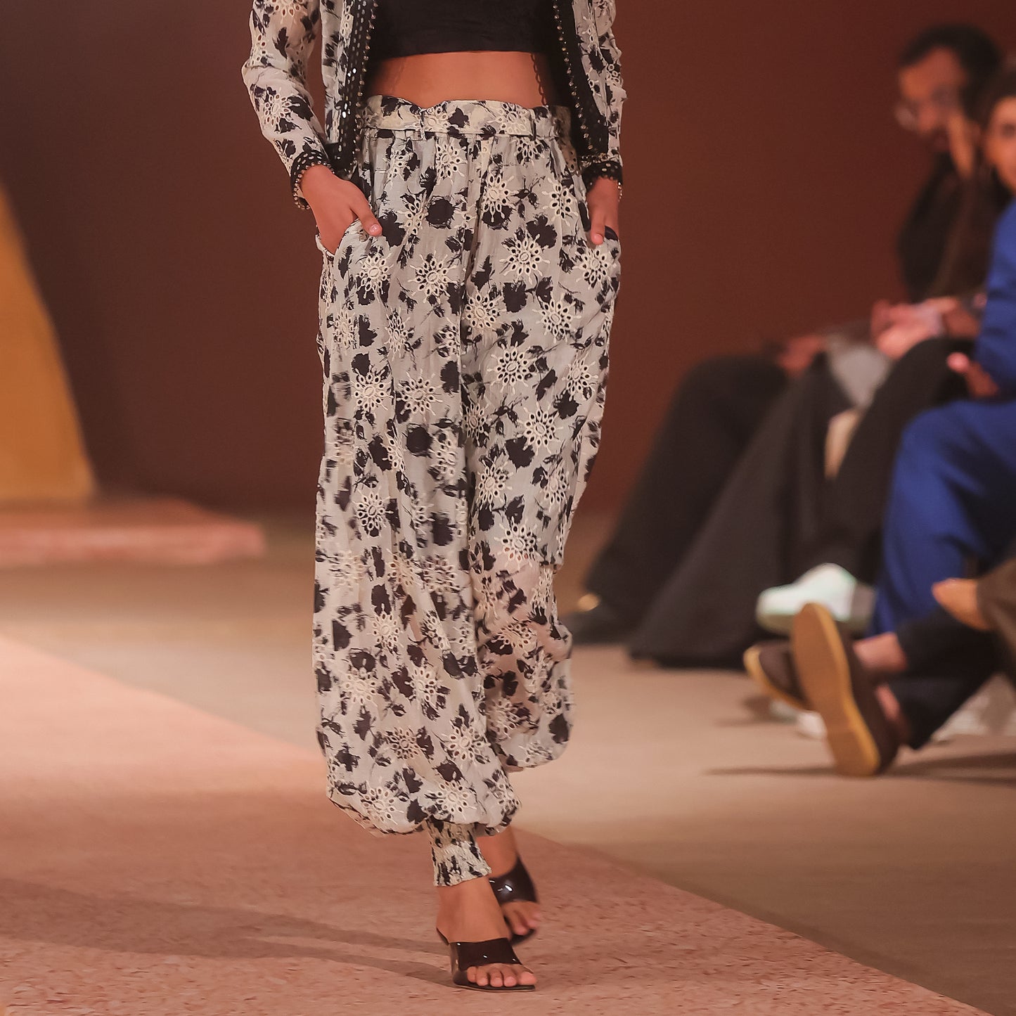 NAKHLISTAN BLACK/WHITE FUSION TOP & TROUSERS