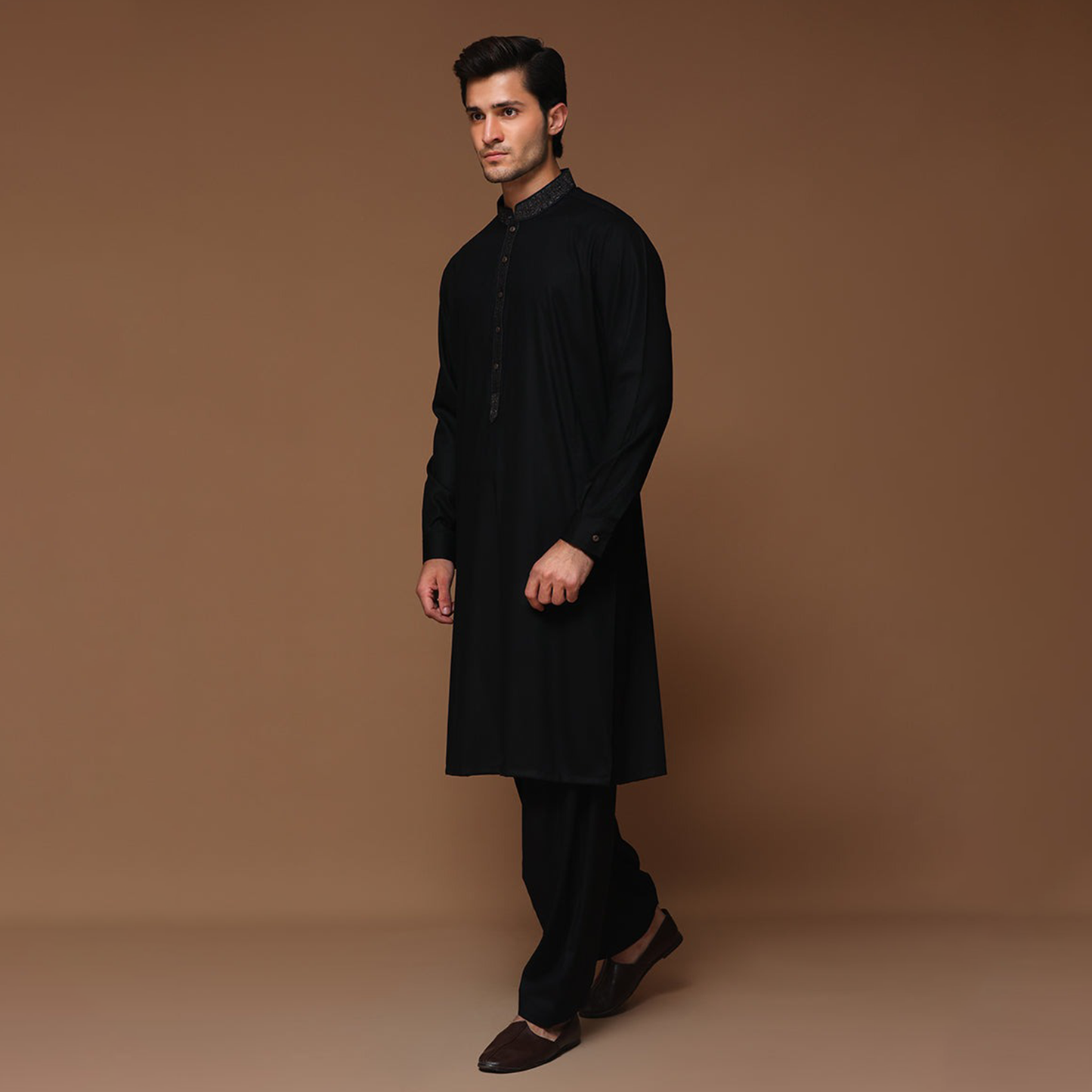 Ayuthia Emb Tap Shoe Slim Suit