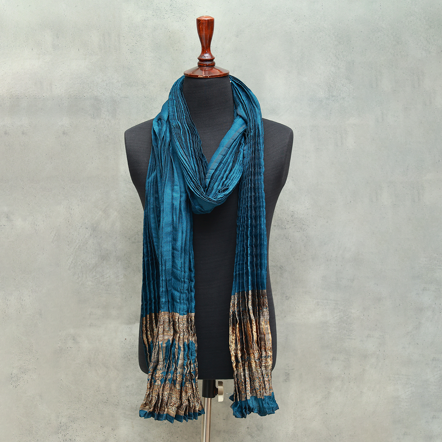 Jamawar Deep Dive Stole