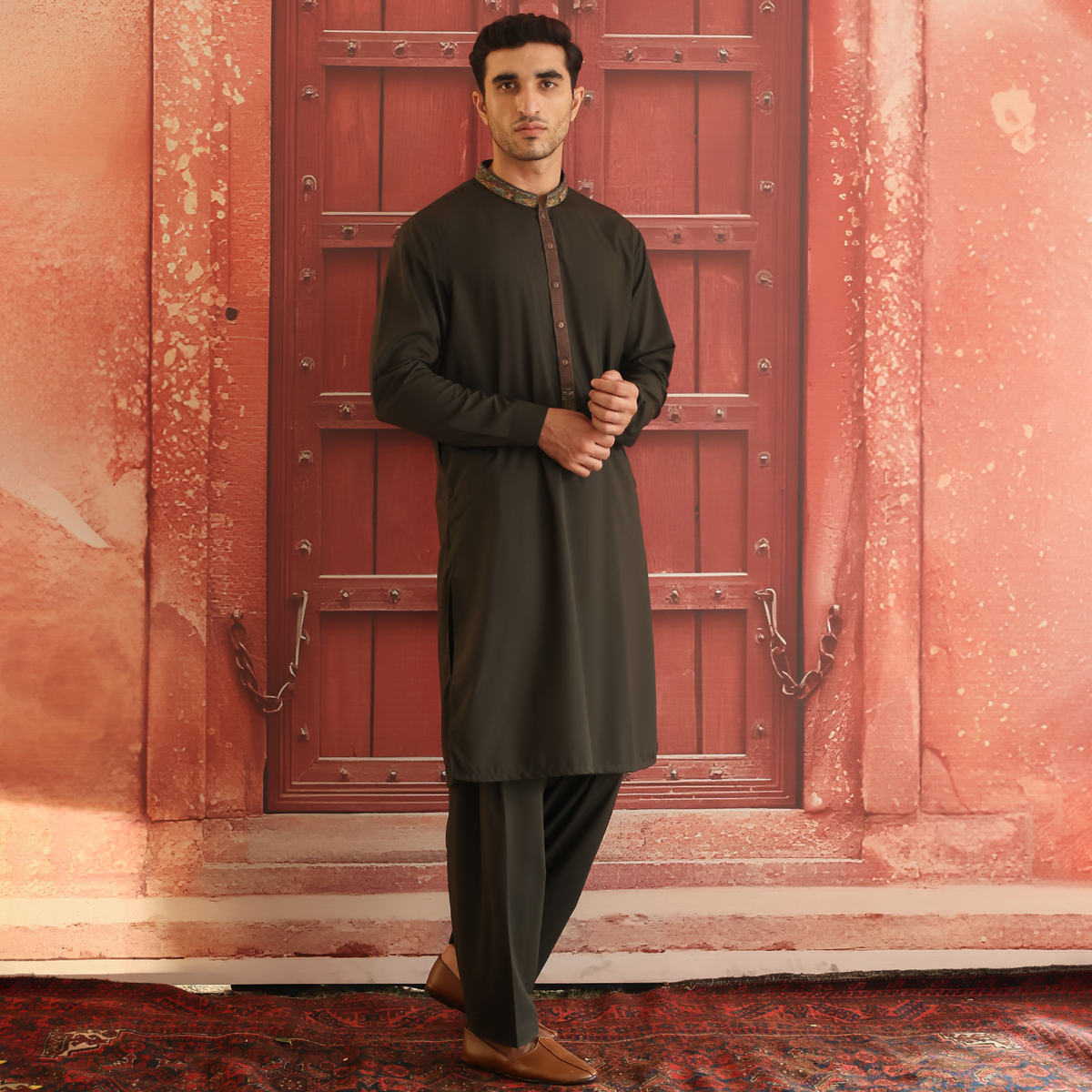 Poly Viscose Tarmac Classic Fit Embroidered Suit