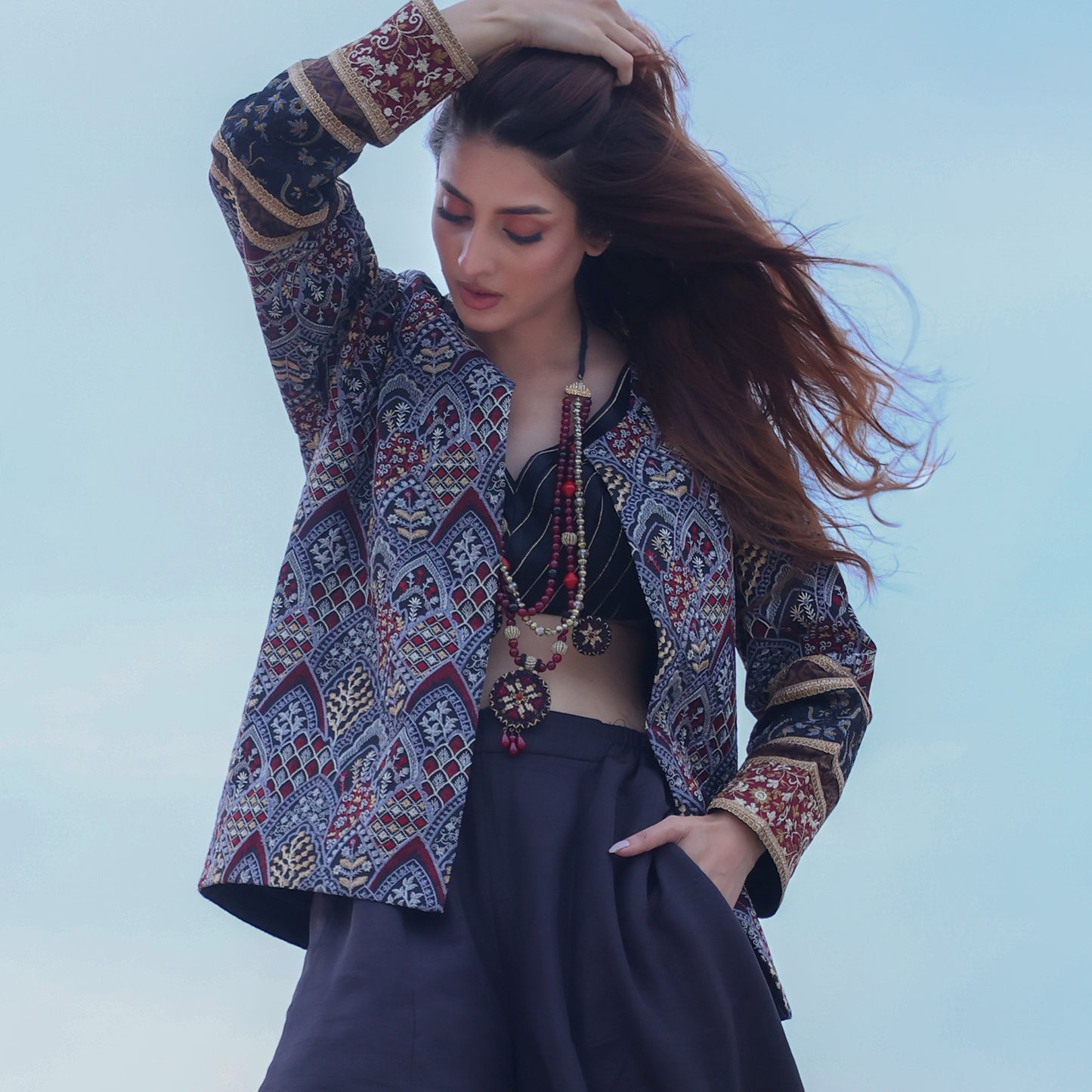 EMBROIDERED BLACK JACKET