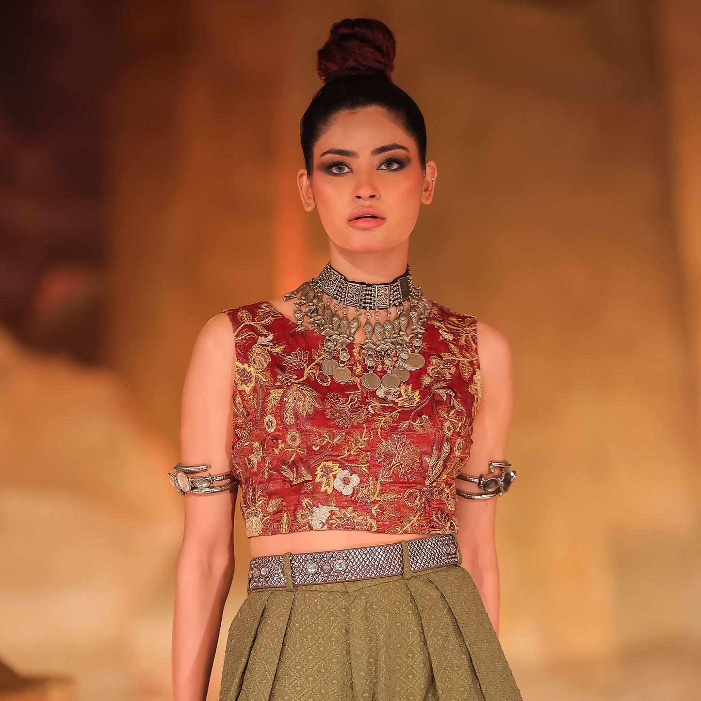 MAROON NAKHLISTAN CHOLI
