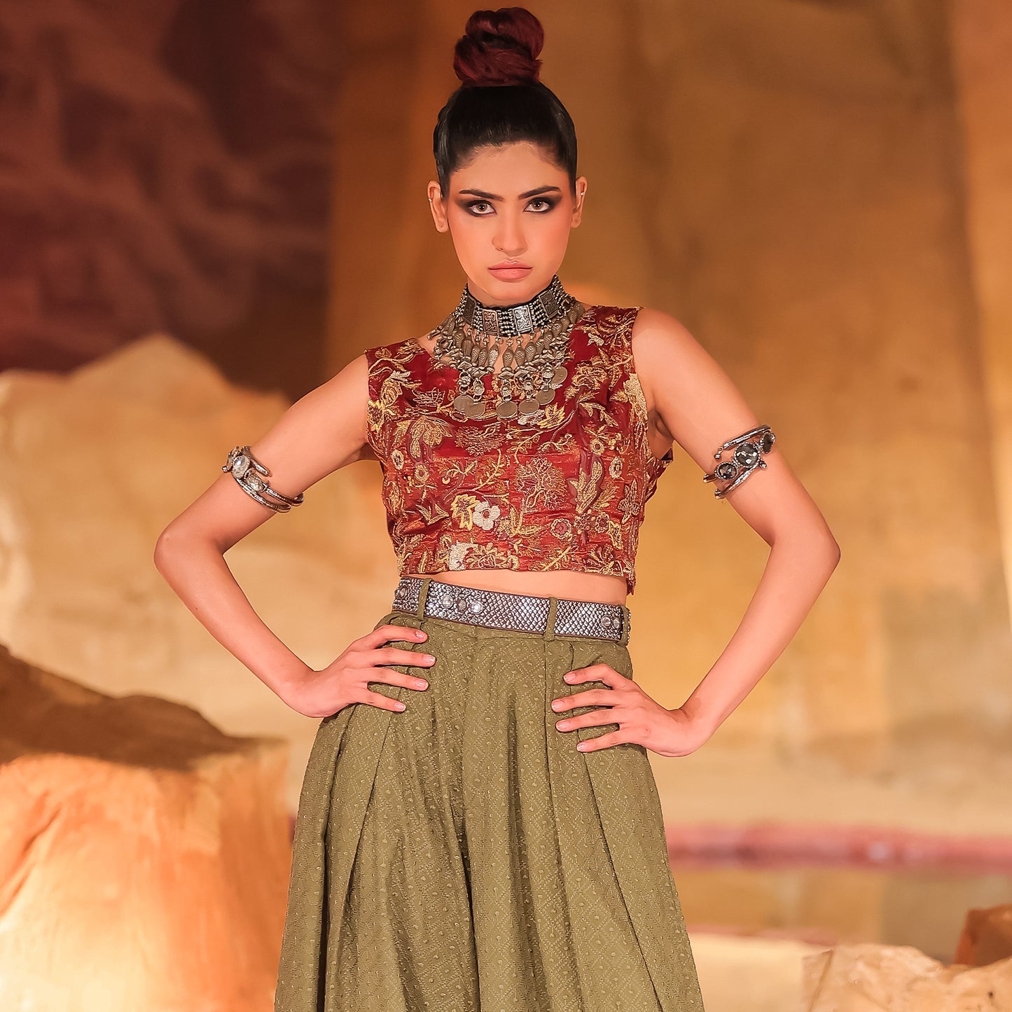 MAROON NAKHLISTAN CHOLI