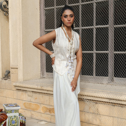 NAKHLISTAN WHITE SARONG SET