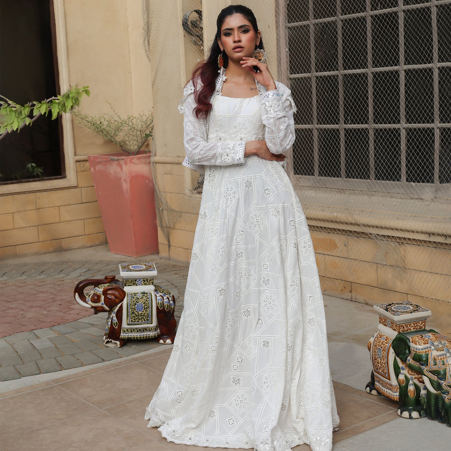 NAKHLISTAN WHITE JACKET AND SARONG SET