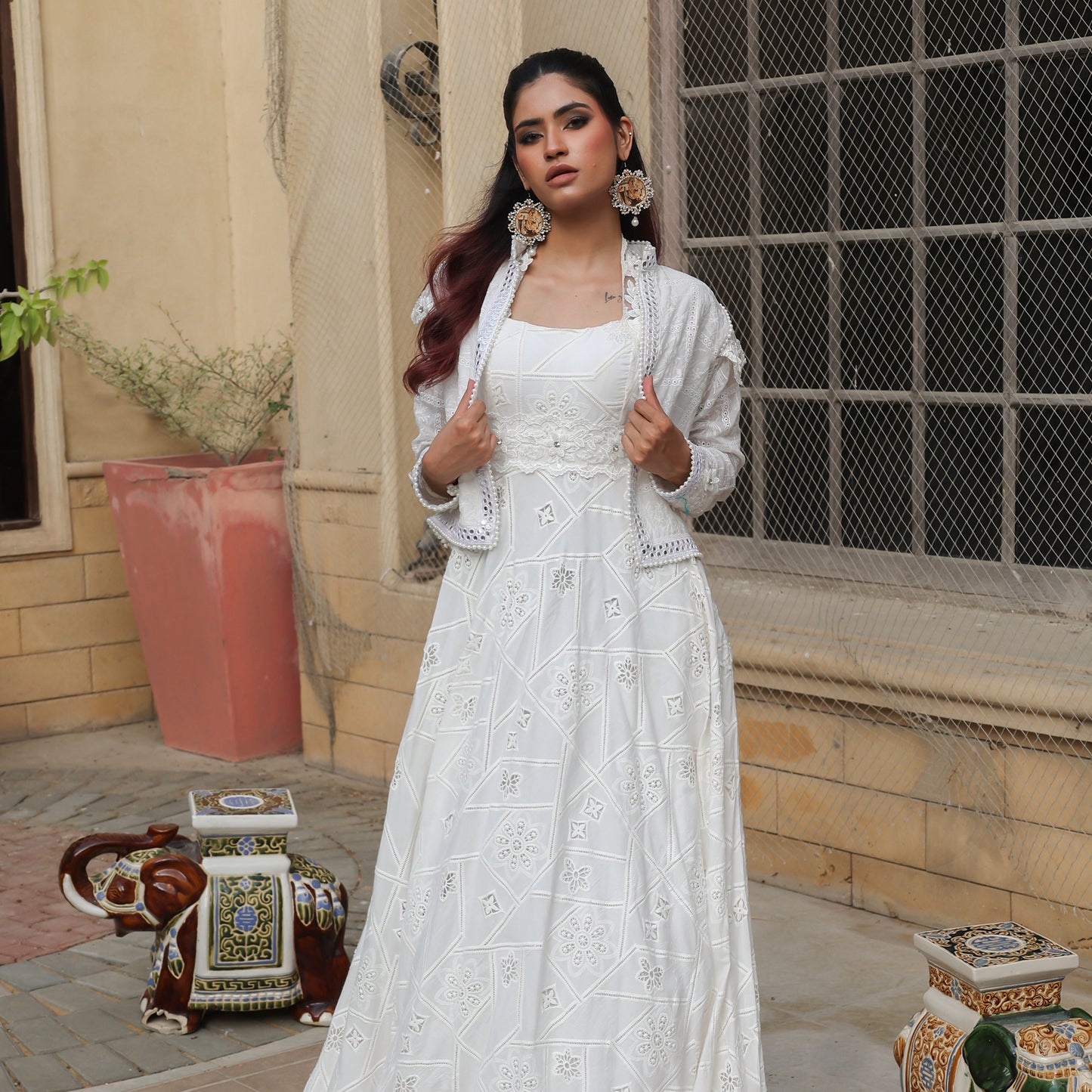 NAKHLISTAN WHITE JACKET AND SARONG SET