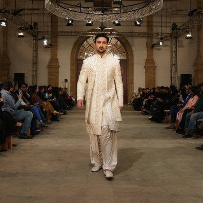 Off-white Square-Cut panel Satin Sherwani