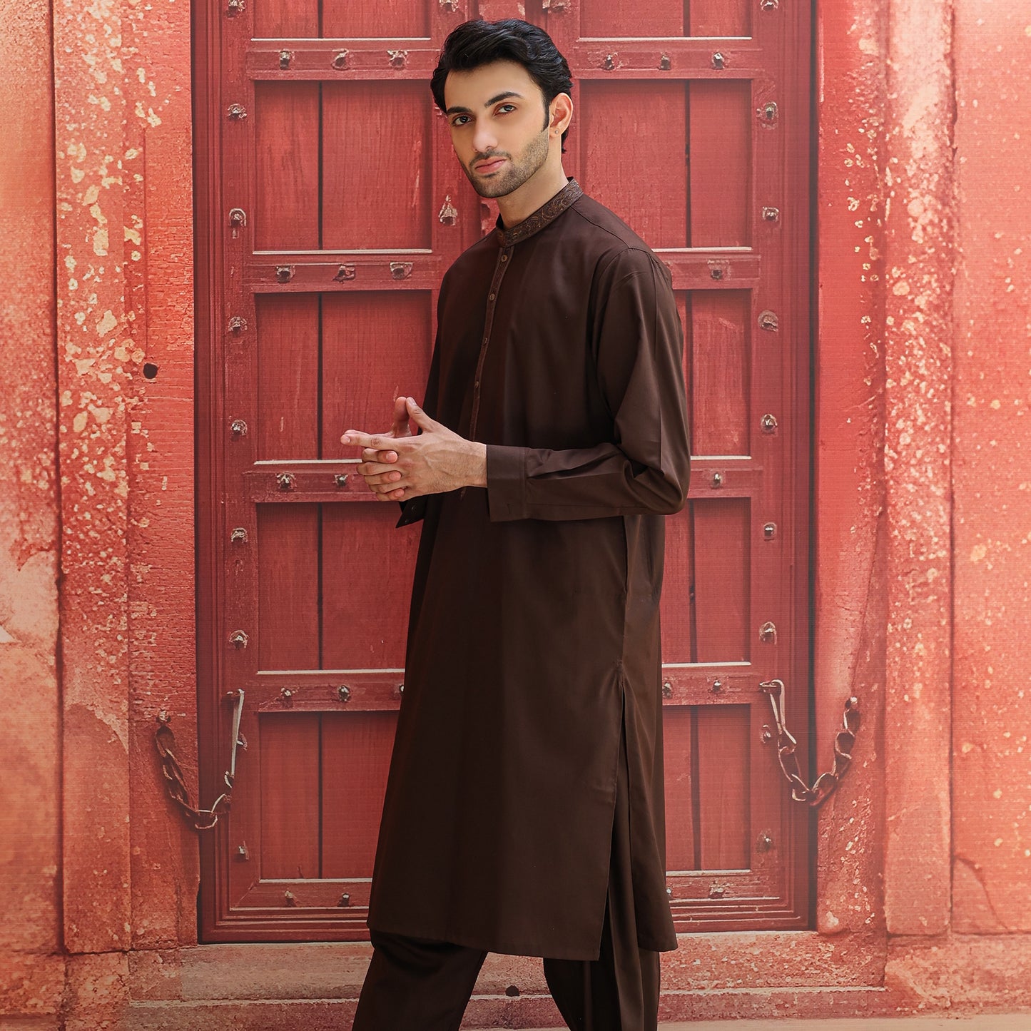 POLY VISCOSE BROWN CLASSIC FIT EMBROIDERED SUIT