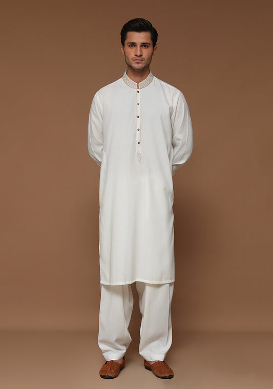 Classic Ayuthia Cloud Dancer Classic Fit Embroidered Suit