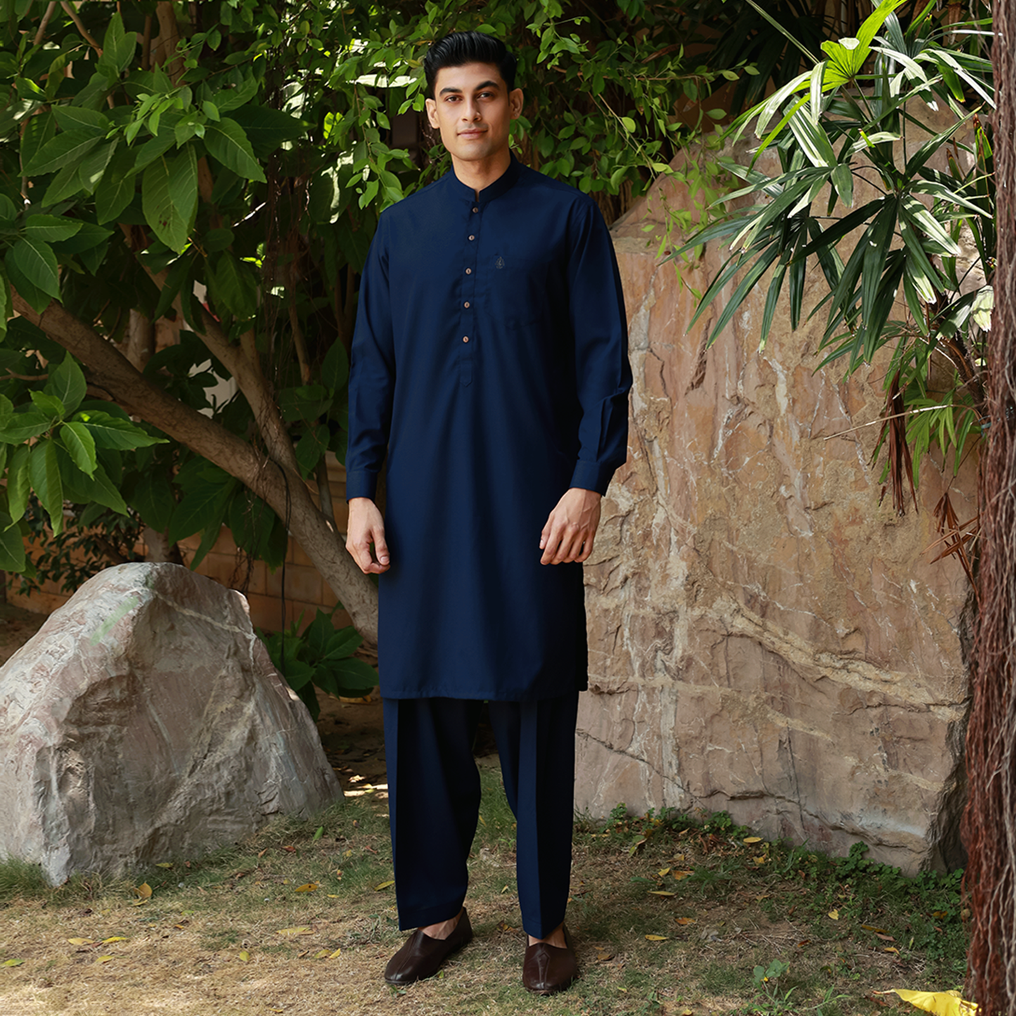 Classic Fit Blue Band Collar Pocket Emb Suit