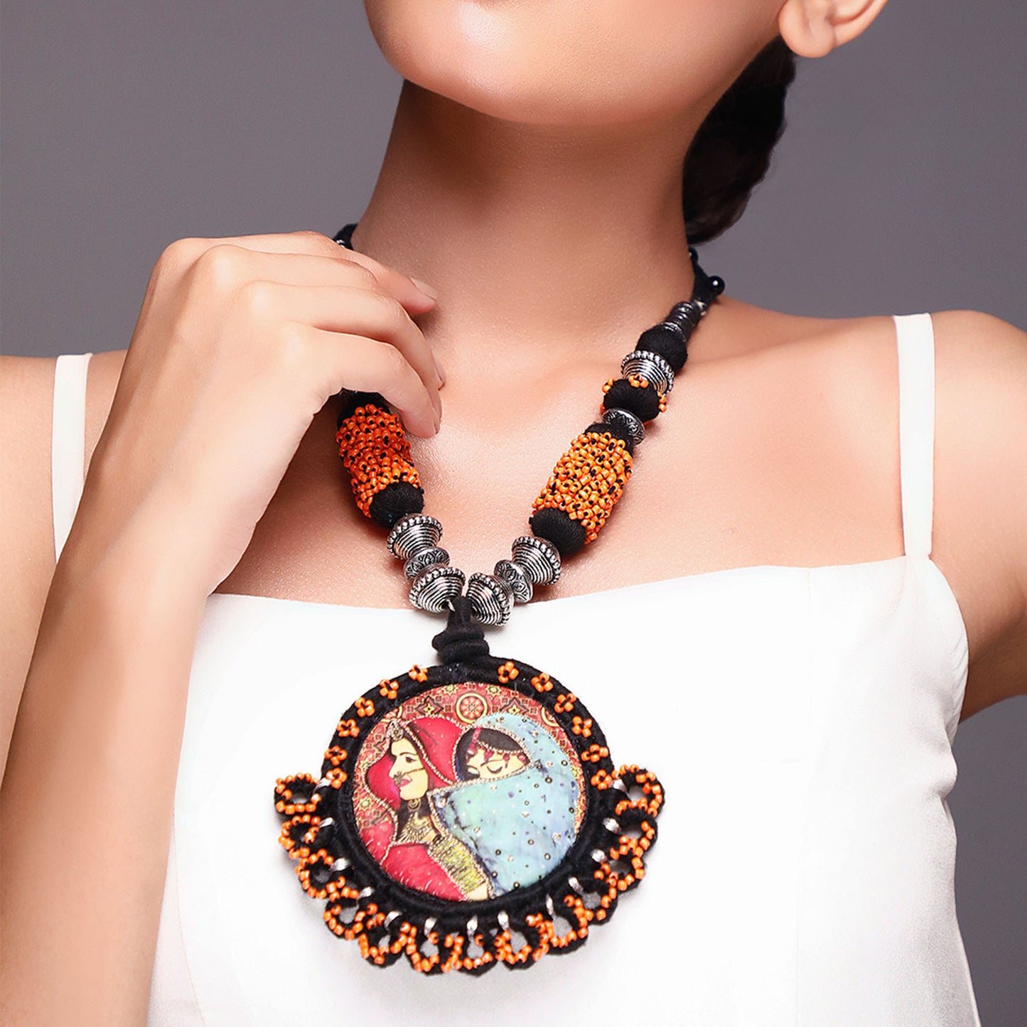 Gul Noor Thread Necklace