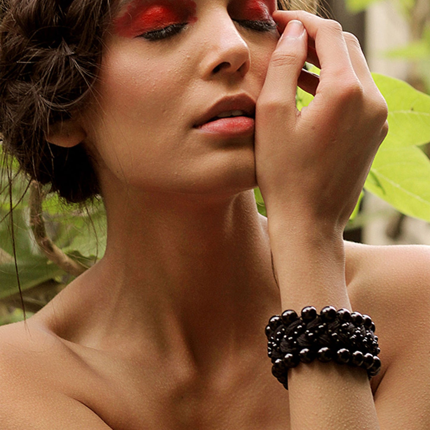 Inaya Thread Bracelet