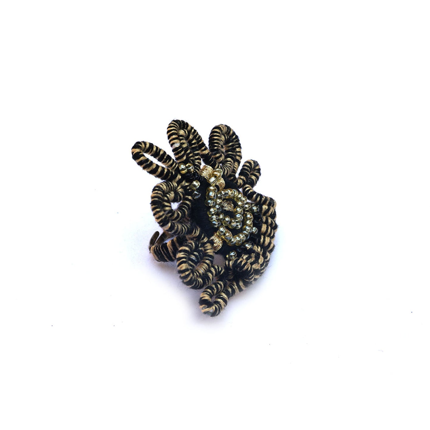 Kaira Thread Ring