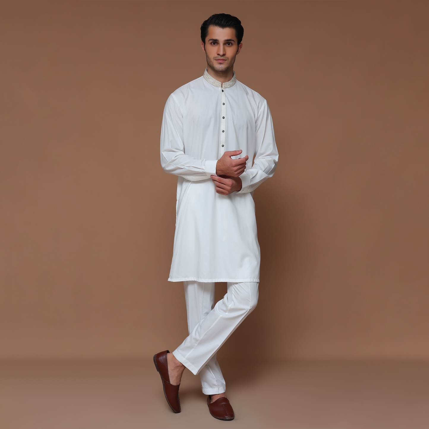 PV Emb Cloud Dancer Slim Suit