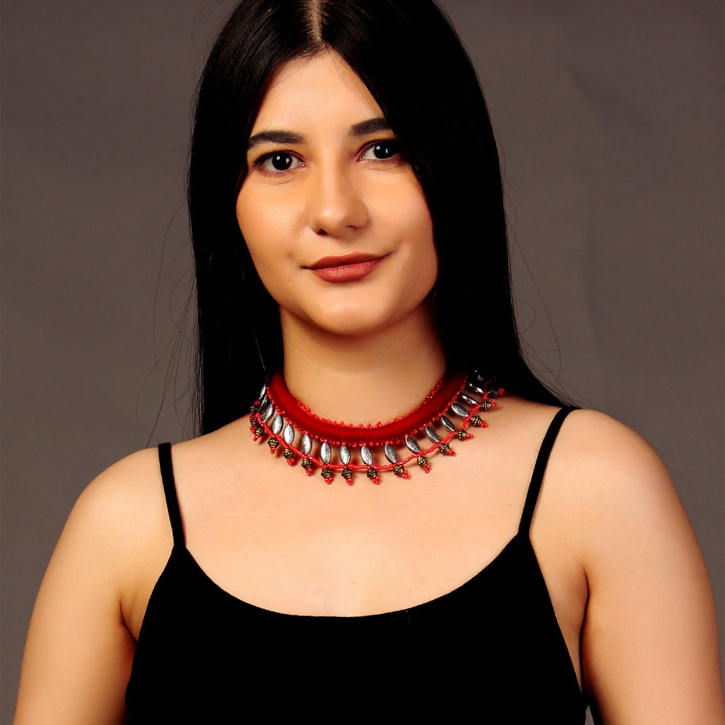 Qandhara Thread Necklace