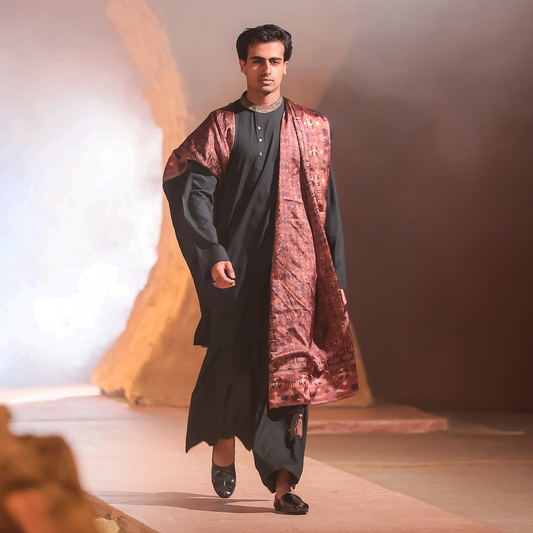 Black PV Kurta with Nakhlistan Embroidered Infinity Collar