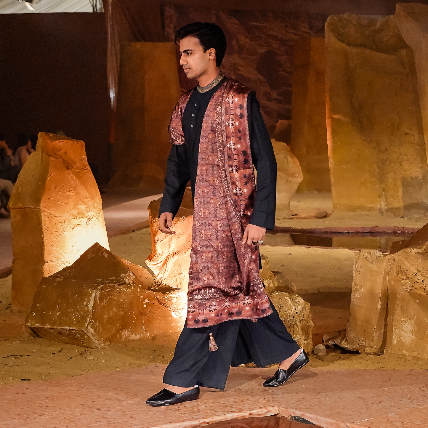 Black PV Kurta with Nakhlistan Embroidered Infinity Collar